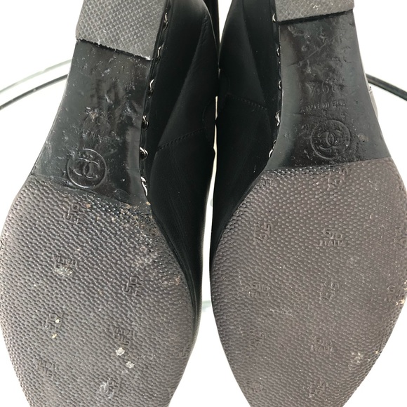 Chanel Cap-toe Chain Wedge Booties sz 39.5 $1225 - Picture 5 of 7